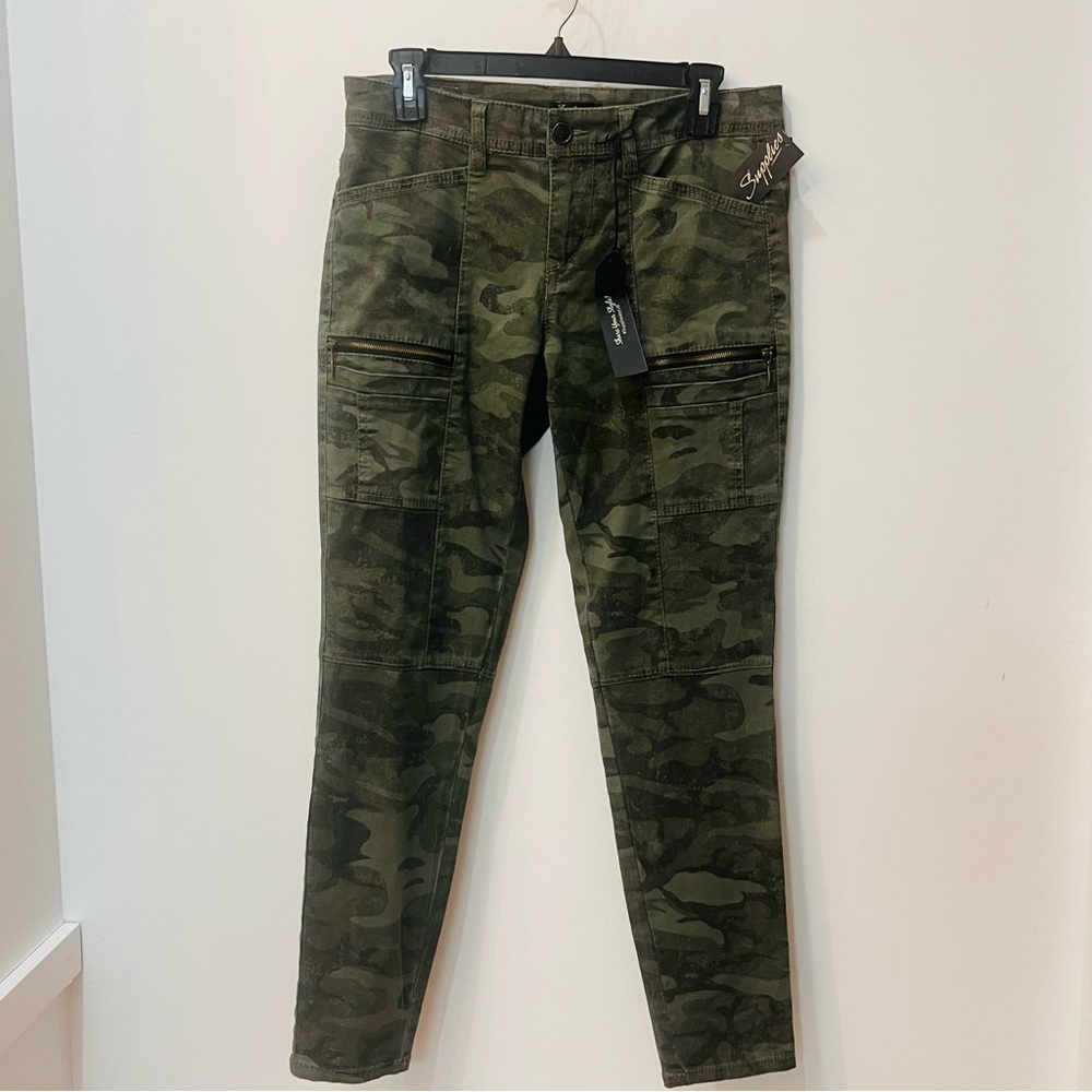 NWT boutique green camo skinny jeans size 6